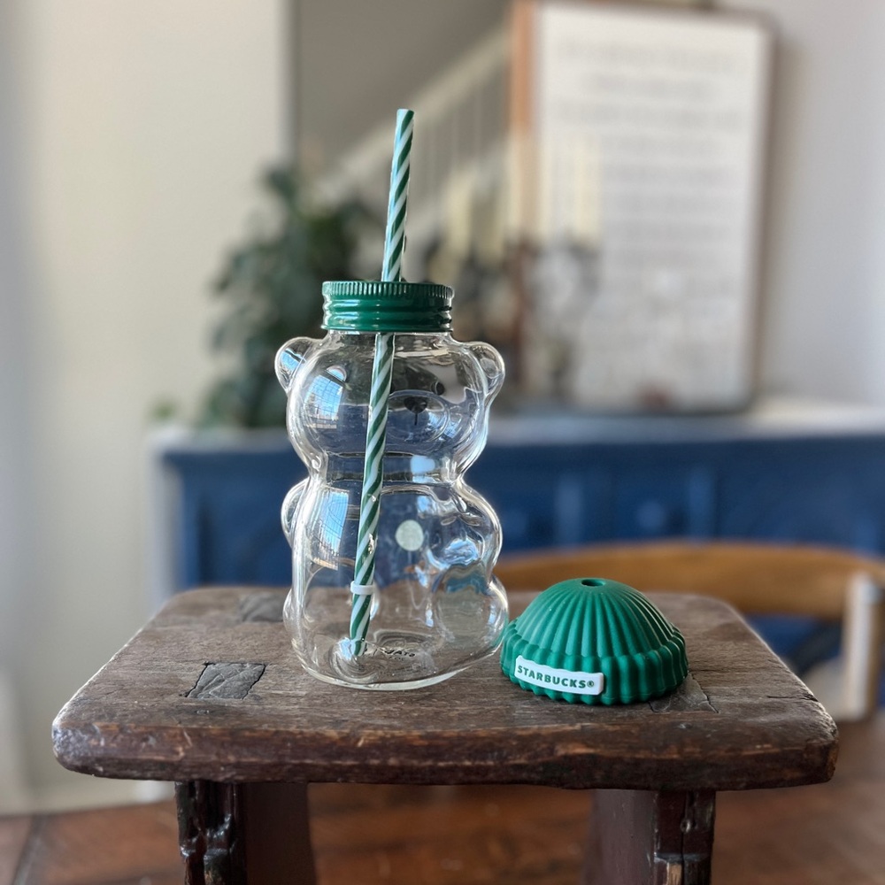 New Starbucks Clear Bear Tumbler with Green Lid - Picture 4 of 4